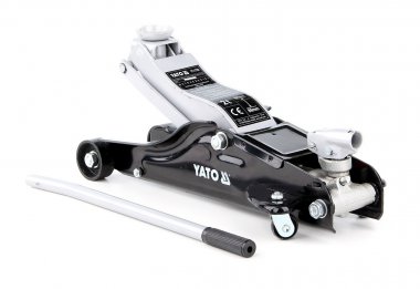 Zvedák pojízdný hydraulický Yato 2t pístový